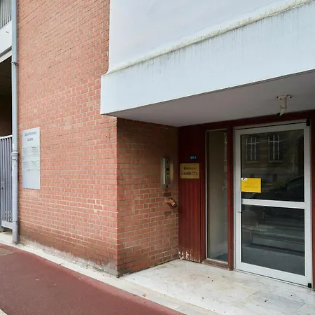 Ideal Sur Le Bd Gambetta A